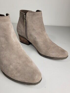 Women's Blondo Valli Waterproof Ankle Zip Booties Sand Nubuck 2" Heel Size 9.5 M